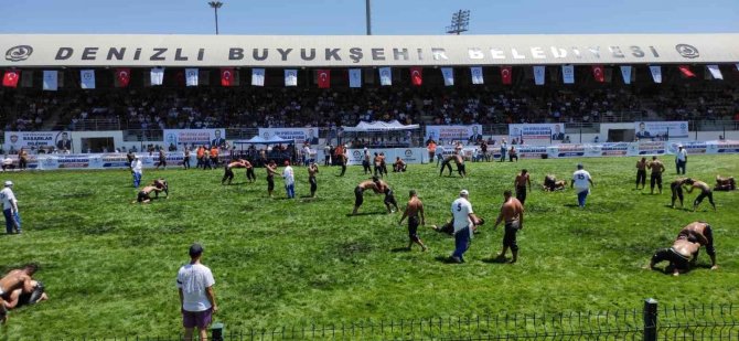 Güreşçiler Er Meydanında