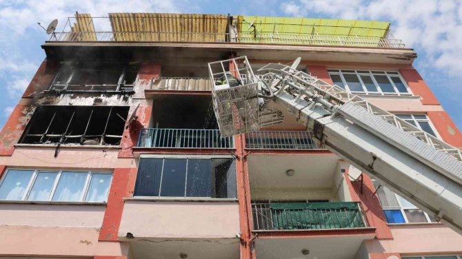 Yangında Can Pazarı: İ̇tfaiye Ekipleri Zamanla Yarıştı
