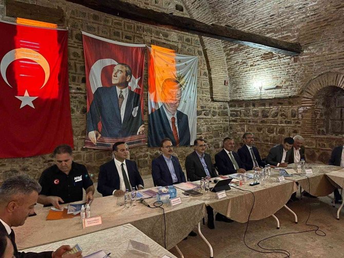 Enerji Ve Tabii Kaynaklar Bakanı Dönmez Selden Etkilenen Köylerin Muhtarıyla Bir Araya Geldi