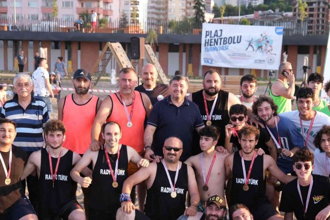 Giresun’da Plaj Hentbolu Heyecanı Yaşandı