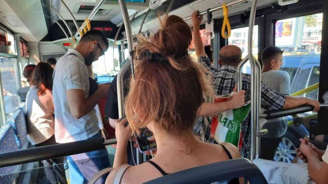 İ̇yilik Yapmak İçin Yer Veren Kadın, Yaşlı Adamın Hışmına Uğradı