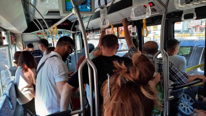 İ̇yilik Yapmak İçin Yer Veren Kadın, Yaşlı Adamın Hışmına Uğradı
