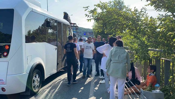 Sarıyer’de İçi Yolcu Dolu Minibüsle Cip Çarpıştı: 10 Yaralı