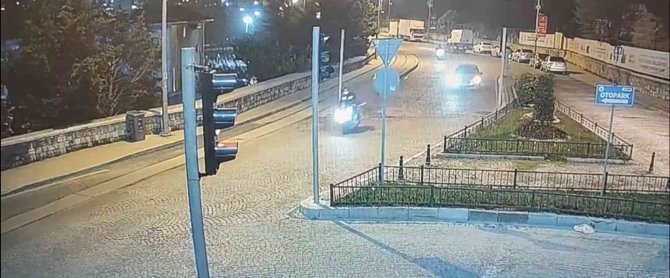 İ̇stanbul’da Genç Kıza Kapkaç: Kapkaççıları Motordaki Etiket Yakalattı