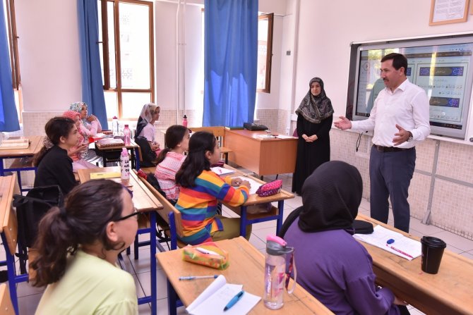 Karatay Gençli Meclisi Yaz Okulu Eğitimleri Sürüyor