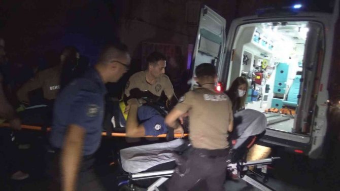 Kavgaya Müdahale Ederken 2 Metre Yüksekten Düşen Polis Yaralandı