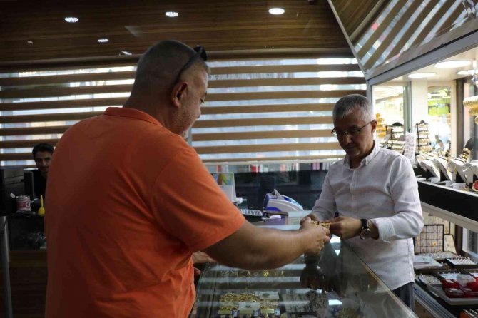 Kuyumcunun Uyanıklığı Vatandaşı Dolandırılmaktan Kurtardı