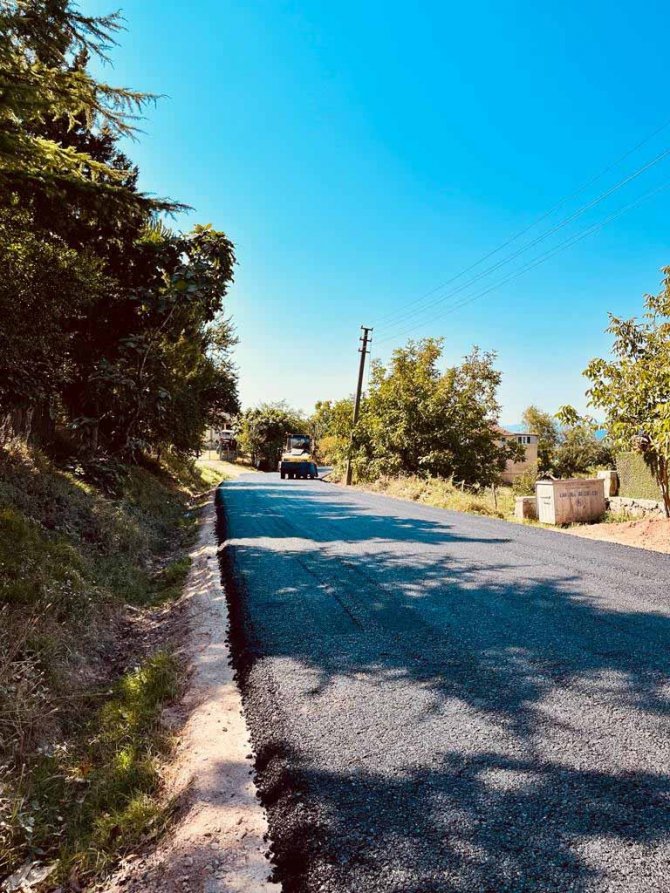 Büyükşehir, Kenti Ürettiği Asfaltı Kullanıyor