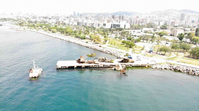 Maltepe Sahili’nde Batan Geminin Parçaları Karaya Çıkartıldı
