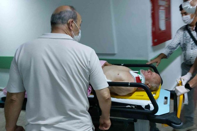 Anahtarı Evde Unutan Emekli Öğretmen Eve Girmek İsterken Havalandırma Boşluğuna Düştü