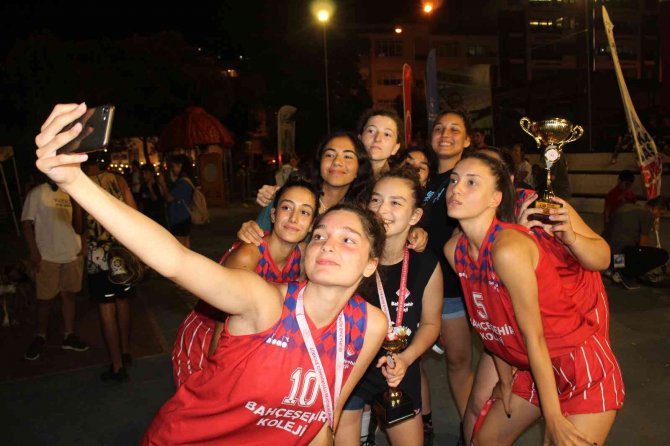 Berkay Akbaş Sokak Basketbol Turnuvası Sona Erdi