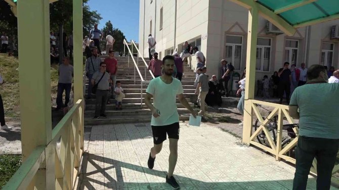 Hayalleri İçin Dakikalarla Yarıştılar