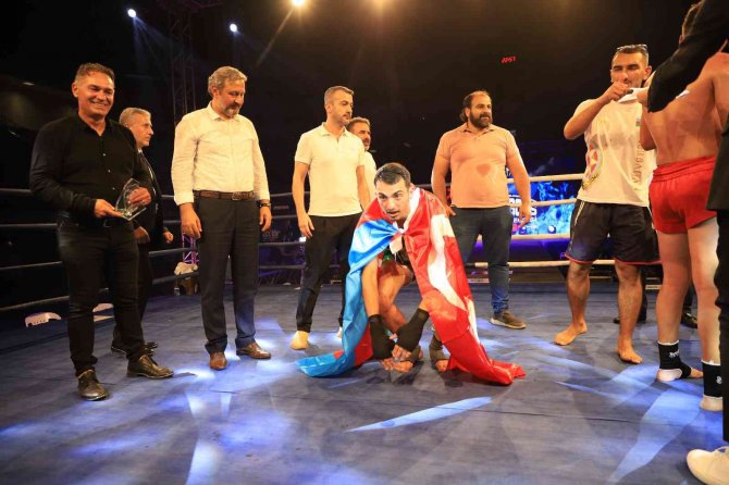 Azeri Kick Boksçu: "Ermeni Bir Rakibim Olsaydı Adamı Yerdim"