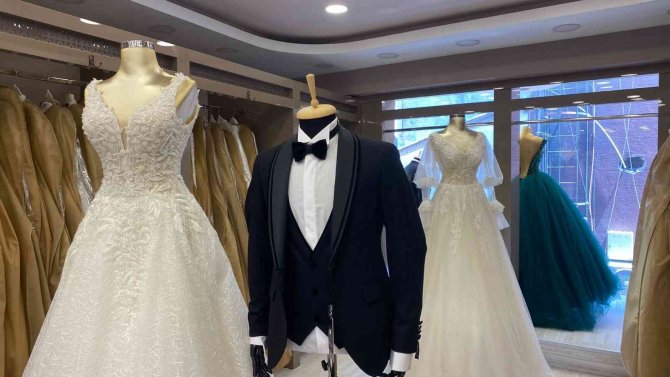 Gelinlik Ve Damatlık Satışlarında Sezon Yoğunluğu