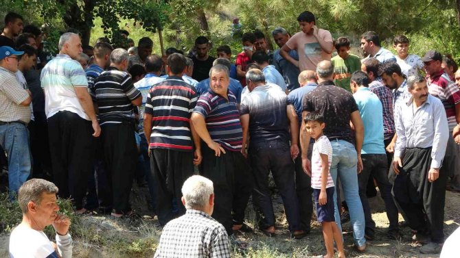 Adana’daki Kadın Cinayeti: Melek Annelerini Gözyaşlarıyla Uğurladılar