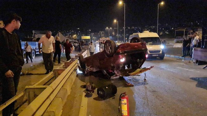 Alaplı’da Elektrik Direğine Çarpan Araç Takla Attı