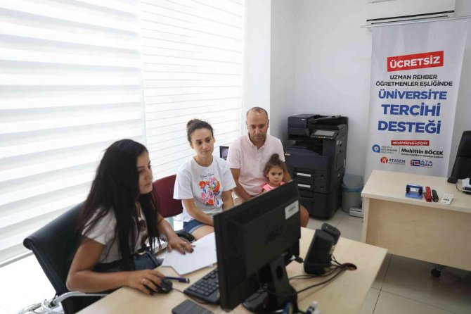 Büyükşehirden, Üniversite Adaylarına Ücretsiz Tercih Desteği