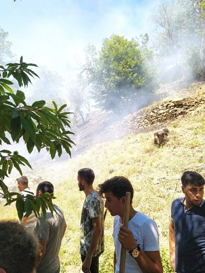 Akçaköy’de 2 Farklı Noktada Çıkan Yangın Söndürüldü