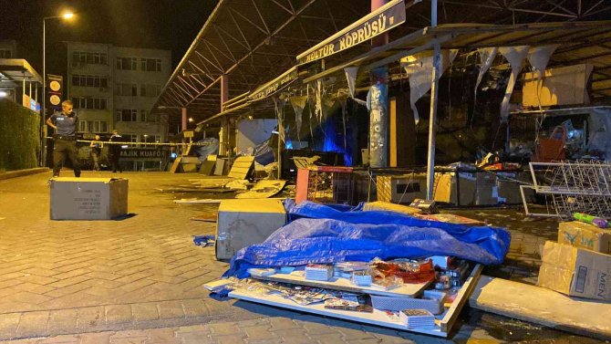Bakırköy’de Kitapçı Dükkanı Alev Alev Yandı