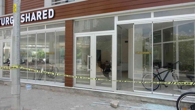 25 Bin Kişiyi Dolandırıp Özür Mesajı Attılar