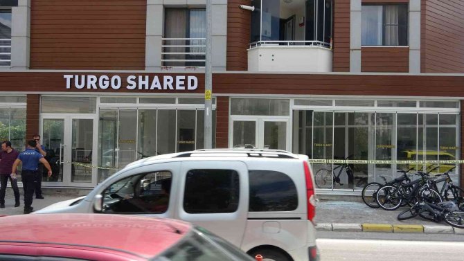 25 Bin Kişiyi Dolandırıp Özür Mesajı Attılar