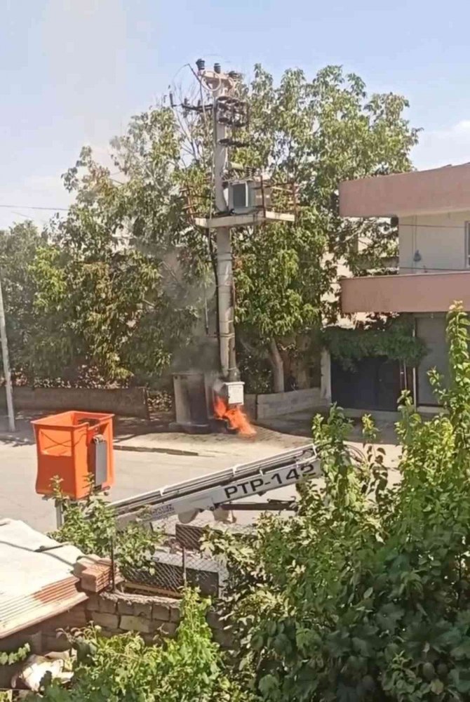Batman’da Elektrik Trafosunda Çıkan Yangın Paniğe Neden Oldu
