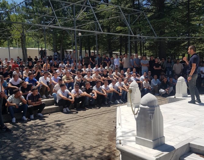 Şeyh Edebali Türbesini 3 Bin Jandarma Ve Sahil Güvenlik Akademisi Öğrencisi Ziyaret Etti