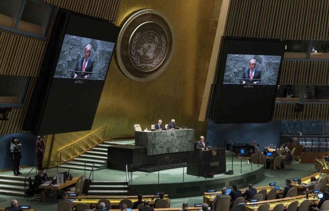 Bm Genel Sekreteri Guterres: "(Ukrayna’dan Ayrılan İlk Tahıl Gemisi) Türkiye’ye Liderliği İçin Minnettarım"