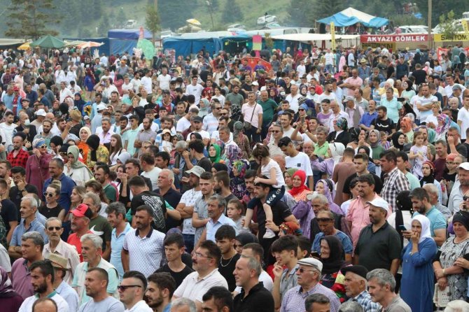 33’üncü Acelle Yaylası Kadırga Şenlikleri Büyük Coşkuyla Gerçekleşti