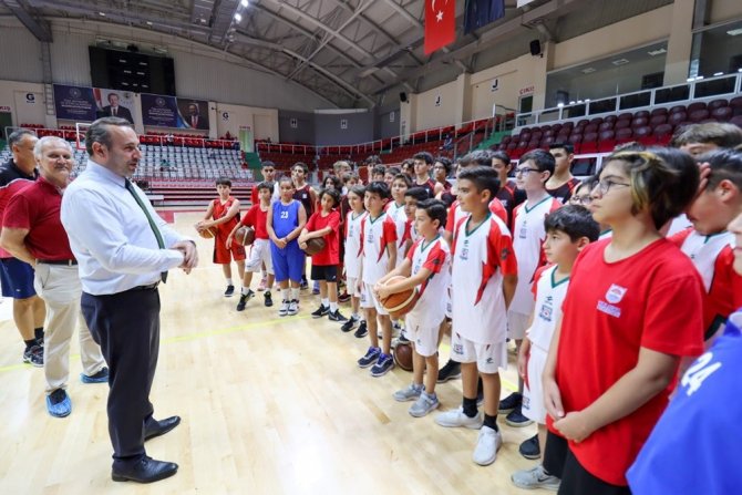 Yalova Belediyesi’nin Yaz Spor Okullarına Yoğun İlgi