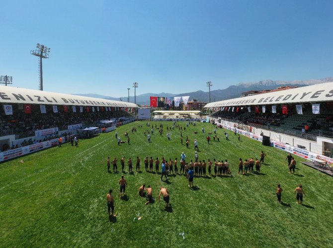 Denizli Yağlı Güreşlerinde Orhan Okulu Oldu
