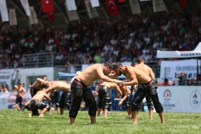 Denizli Yağlı Güreşlerinde Orhan Okulu Oldu