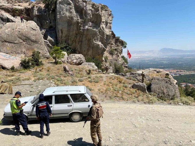 Jandarma Honaz Dağında Yangına Karşı Önlemleri Artırdı