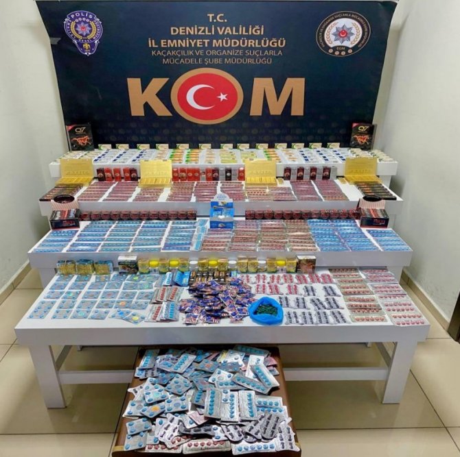 Denizli’de Binlerce Kaçak Cinsel İçerikli Ürün Ele Geçirildi