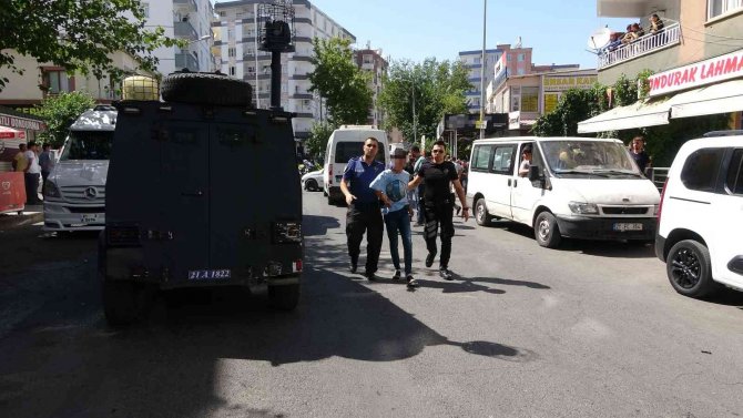 6kişinin Yaralandığı, 5 Kişinin Gözaltına Alındığı Kazada Ortalık Savaş Alanına Döndü