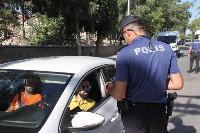 Elazığ’da Asayiş Uygulamaları Sürüyor