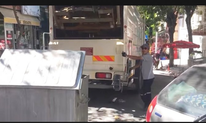 Emet’te Çöp Konteynerleri Yıkanıp, Temizlenip Bakımları Yapılıyor