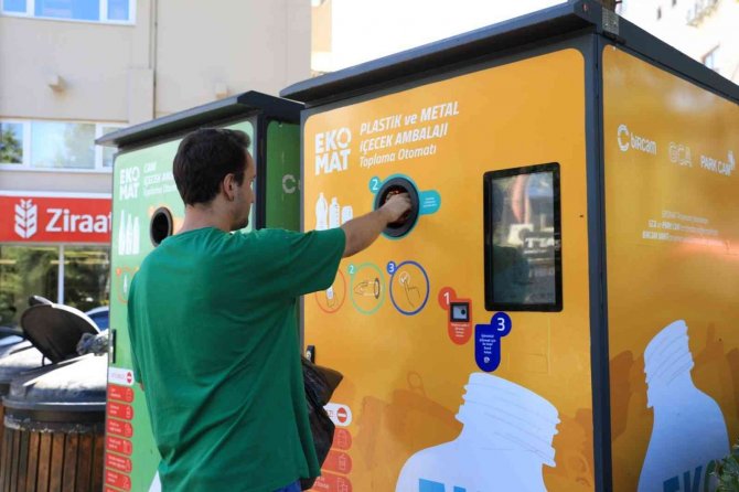 Yalova’da Ekomat İle 45 Günde 130 Bin Atık Geri Dönüşüme Kazandırıldı