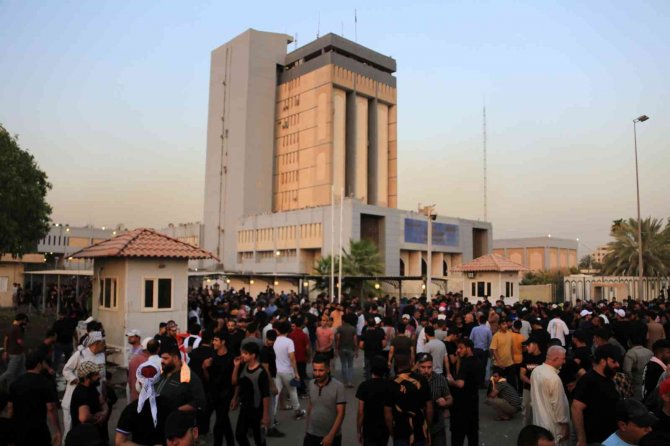 Irak’taki Karşılıklı Sokak Protestoları Sona Erdi