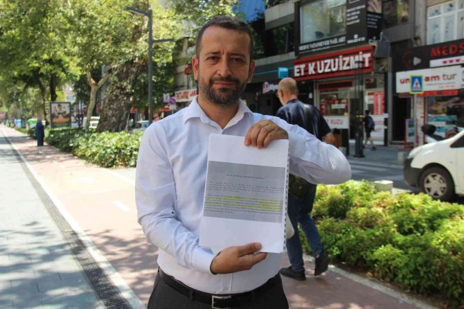 İ̇zmit’te Pankart Tartışması