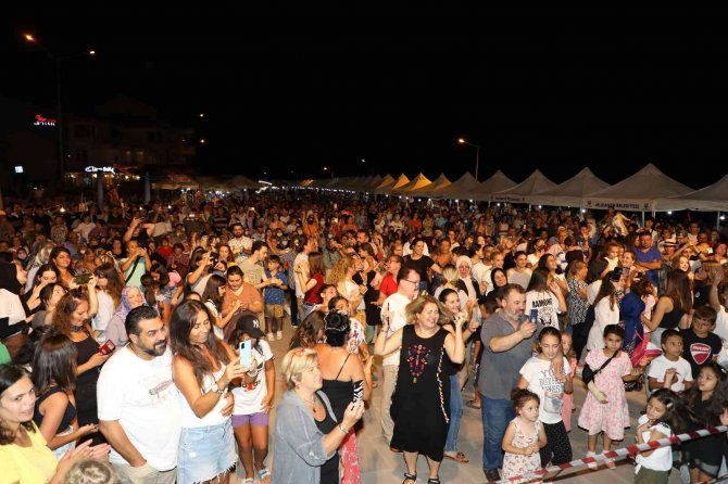 Tirilye Zeytin Şenliği İle Coştu