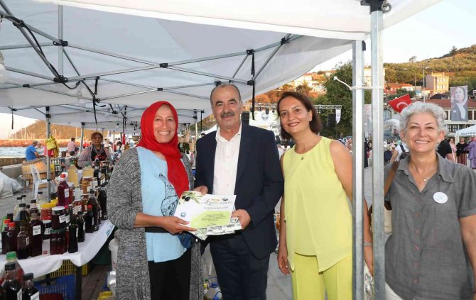 Tirilye Zeytin Şenliği İle Coştu