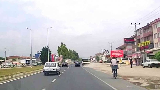 Kamyoneti Otomobil Gibi Kullanan Sürücü Yürekleri Ağıza Getirdi