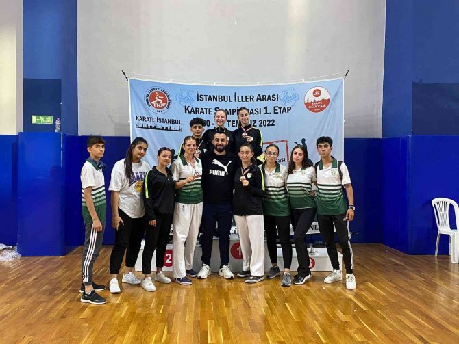 Manisa Bbsk’lı Karateciler İ̇stanbul’dan 5 Madalya İle Döndü