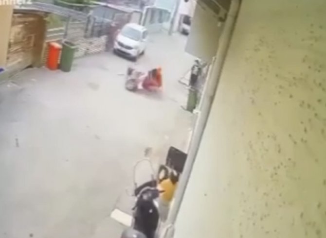 Kahraman Motokurye Küçük Çocuğa Çarpmamak İçin Kendi Canını Hiçe Saydı