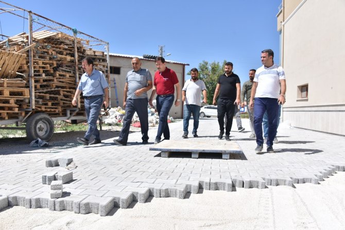 Karatay’ın Dört Bir Tarafında Parke Yol Çalışmaları Sürüyor