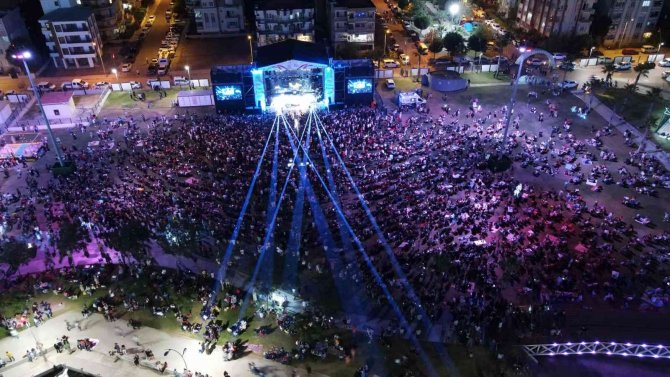 Aliağa’da Dopdolu Sanat Devam Ediyor