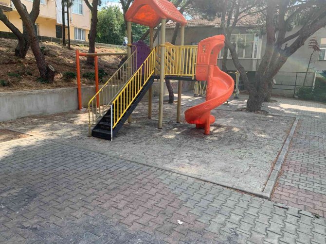 Maltepe Parklarında Yenileme Çalışmaları Devam Ediyor