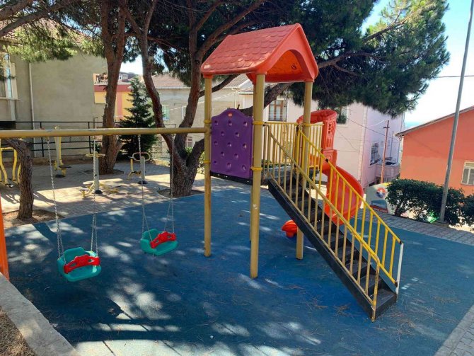 Maltepe Parklarında Yenileme Çalışmaları Devam Ediyor