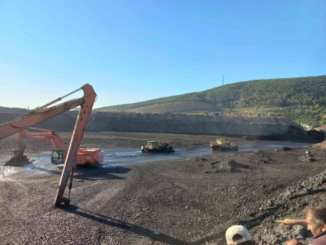 Çamur Altına Kalan İşçinin Cansız Bedenine Ulaşıldı